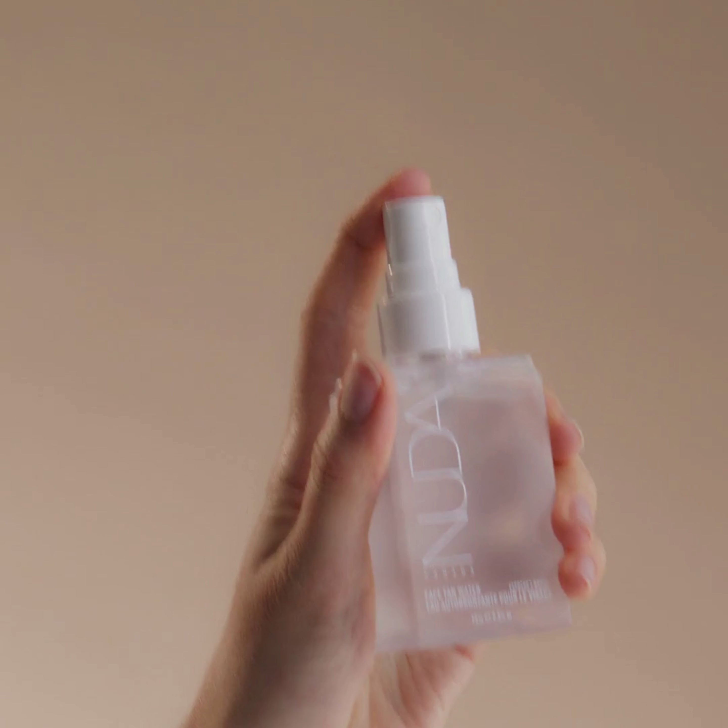 Nuda CloudMist Express Face Tan Water Video 1