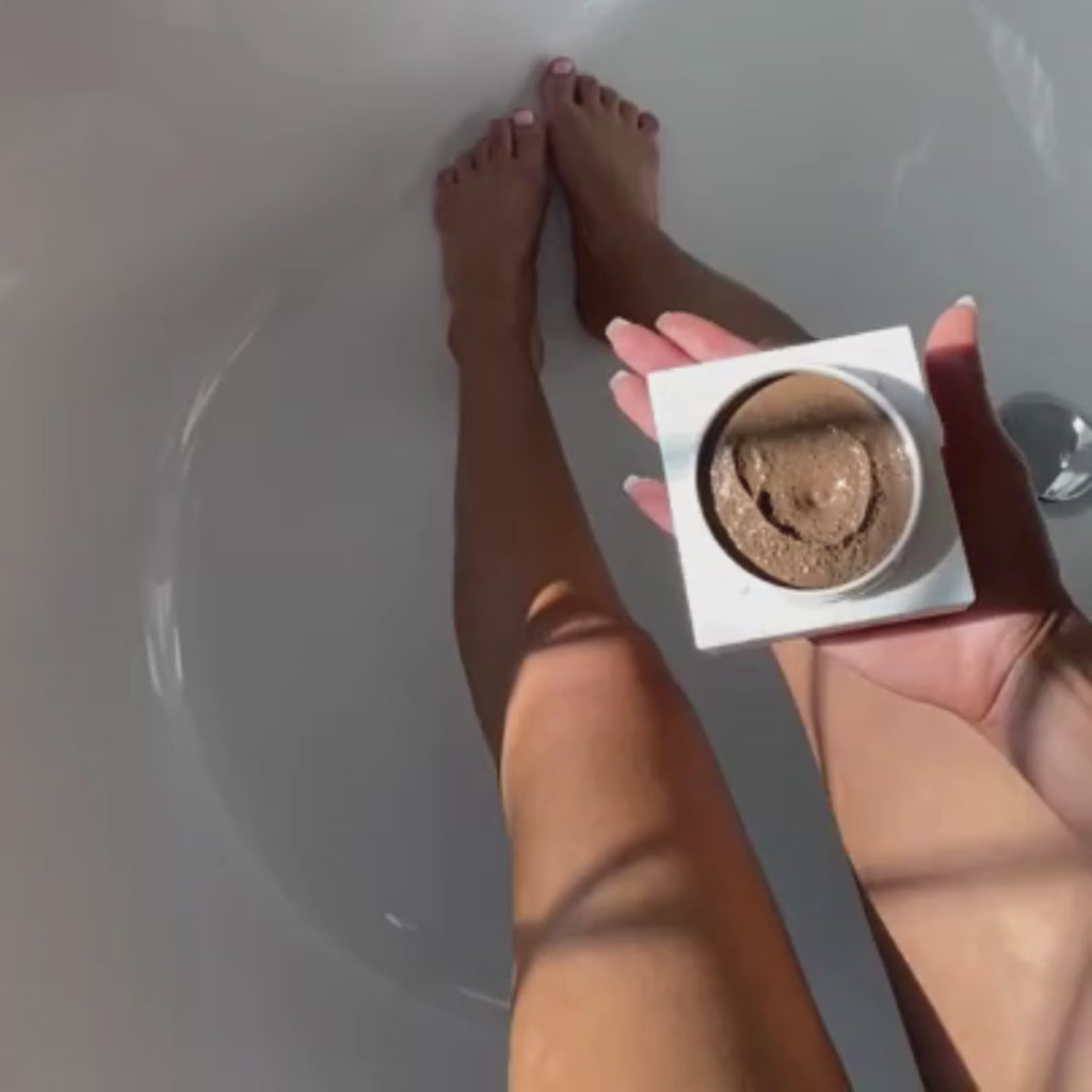 Nuda Body Exfoliant Video 1